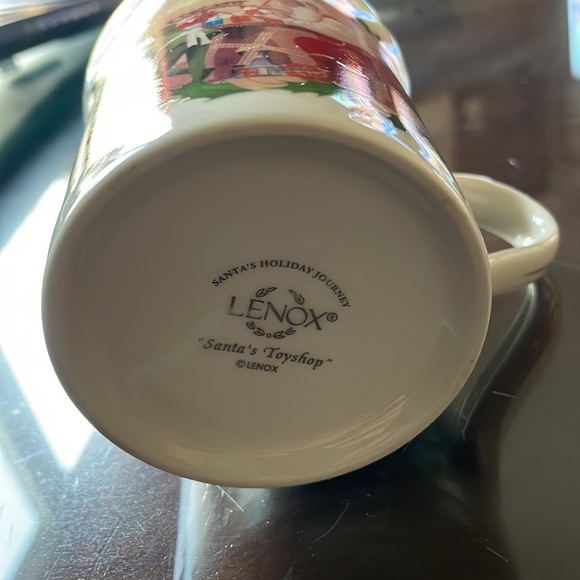 Lenox Santa’s Holiday Journey, Santa Toy Shop new-in-box coffee cup - Picture 6 of 11